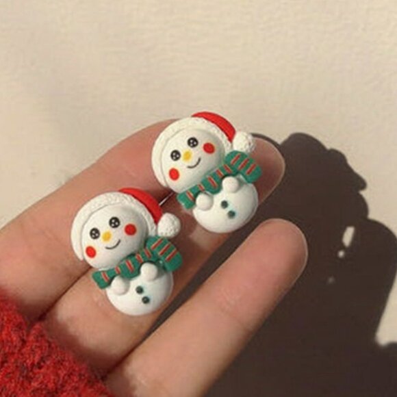 Cute Snowman Stud Earrings - Picture 1 of 2